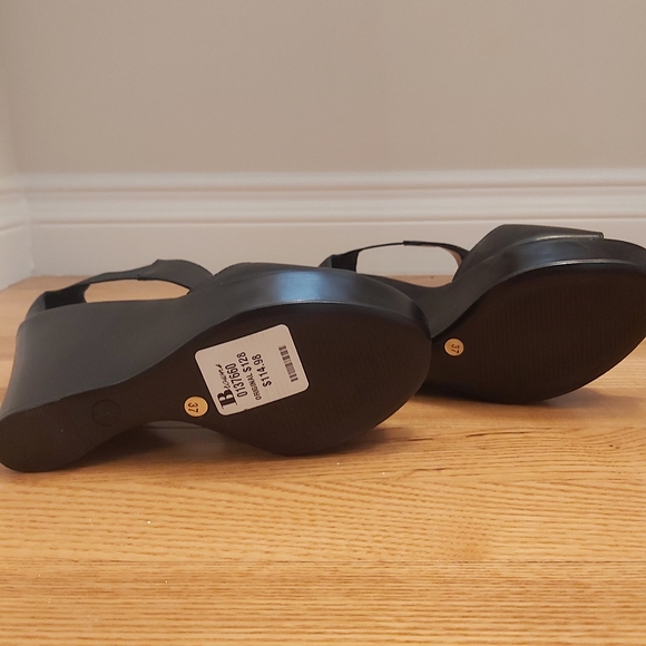 Browns wedge sandals - Picture 3 of 3